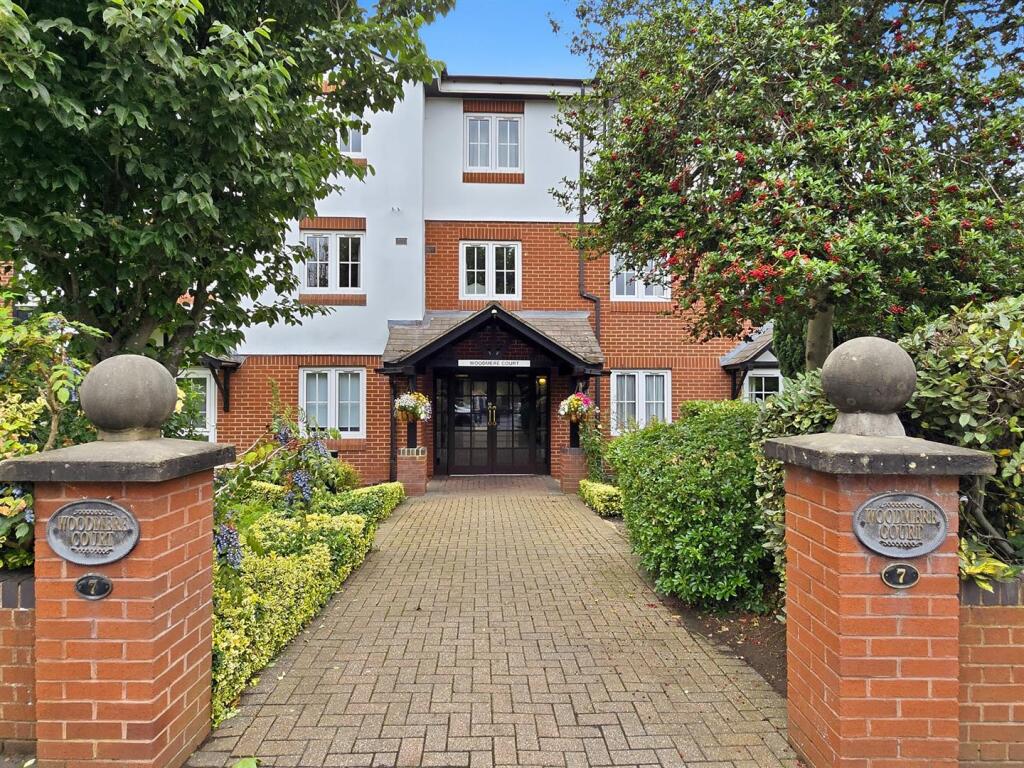 Main image of property: Avenue Road, London