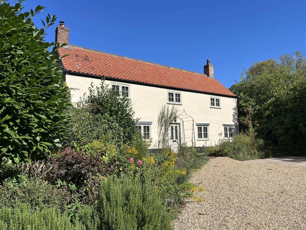 Main image of property: Garden Cottage, Wiggenhall St Germans 