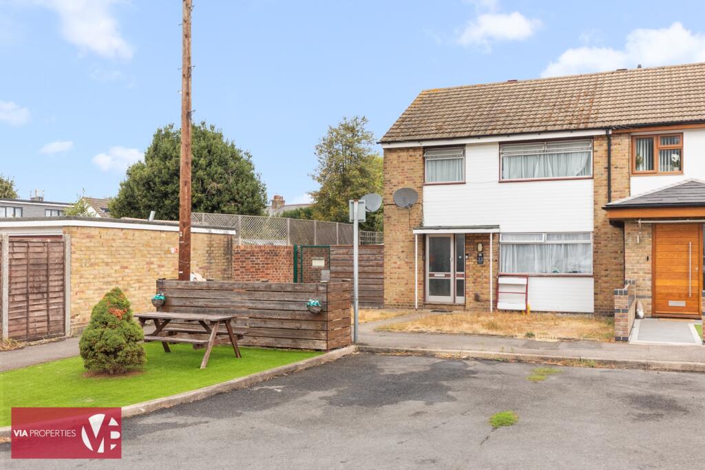 Main image of property: Gaywood Avenue, Cheshunt, EN8