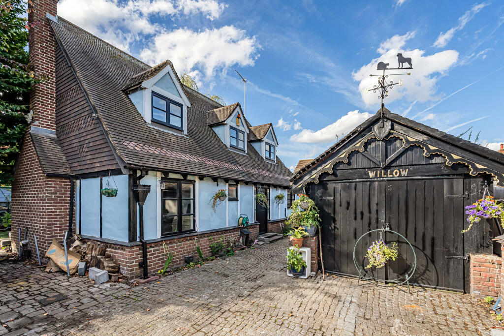 Main image of property: Willow, Hemel Hempstead Road, Redbourn
