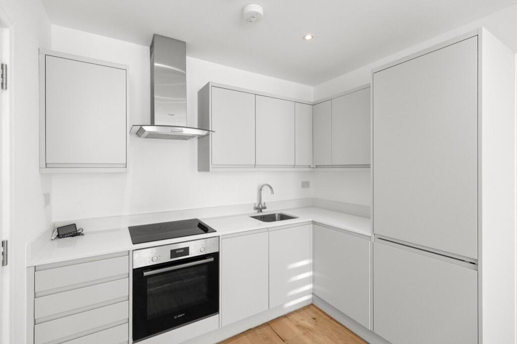 Main image of property: London Road, Sittingbourne, Kent, ME10