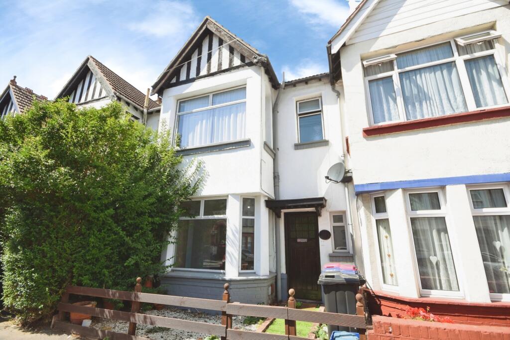 Main image of property: Tintern Avenue, Westcliff-on-Sea, Essex, SS0