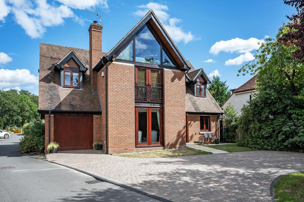 Main image of property: Stratford Road, Hockley Heath, Solihull