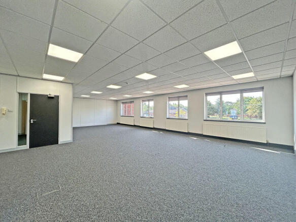 Suite 1E