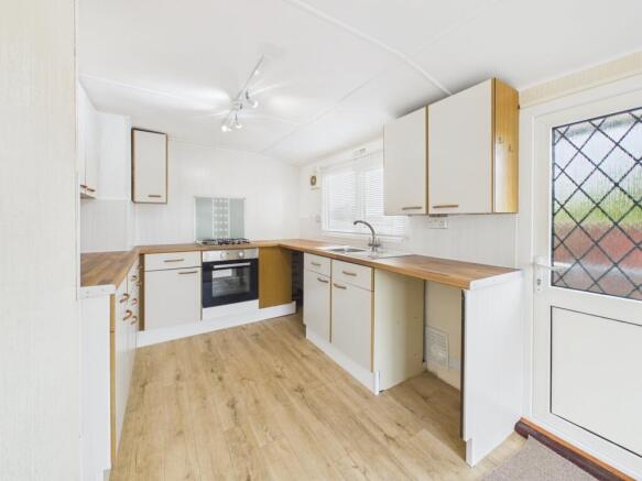 open plan kitchen/diner