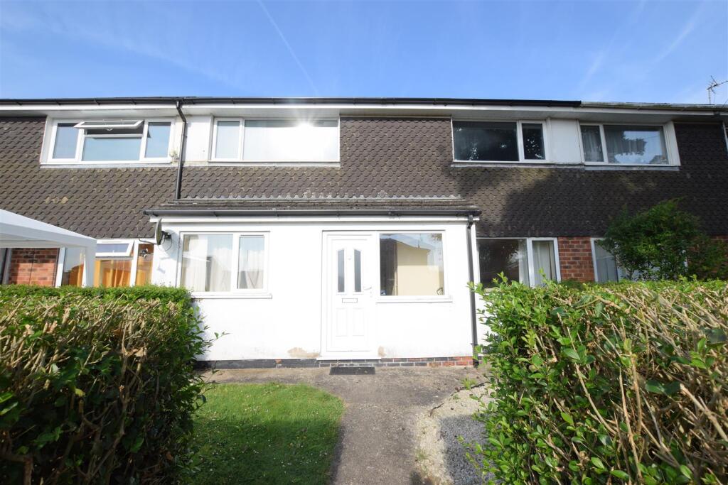 Main image of property: Rolleston Close, Lincoln
