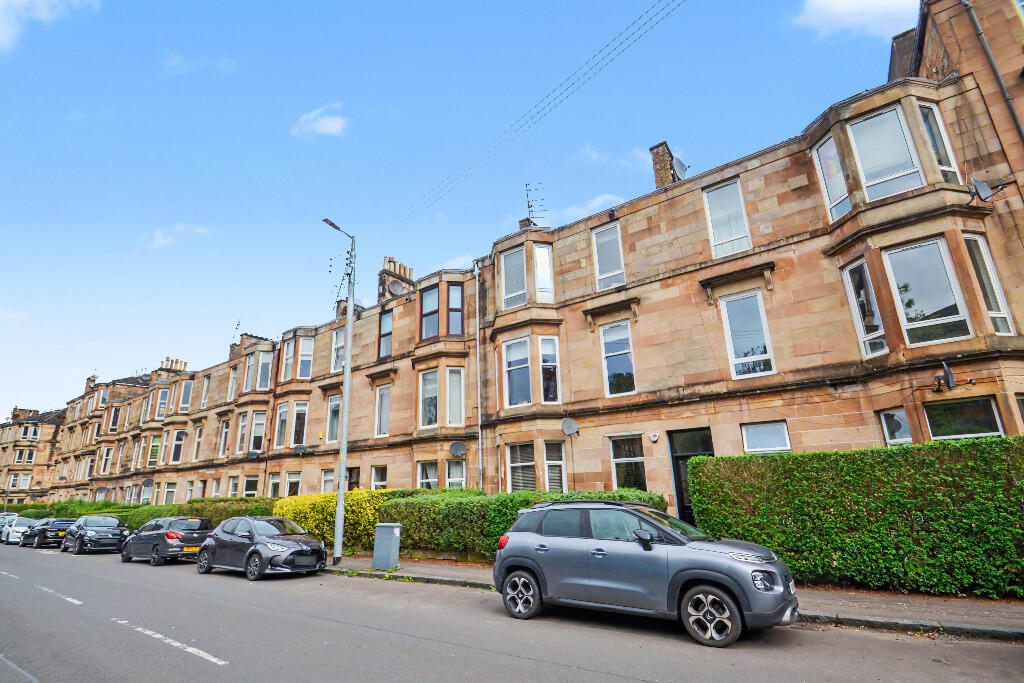 Main image of property: 2/2 217 Newlands Road, Cathcart, Glasgow, G44 4EZ