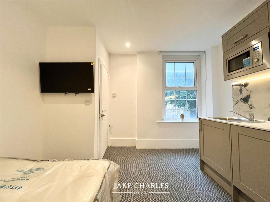 Main image of property: Bond Street, Ealing