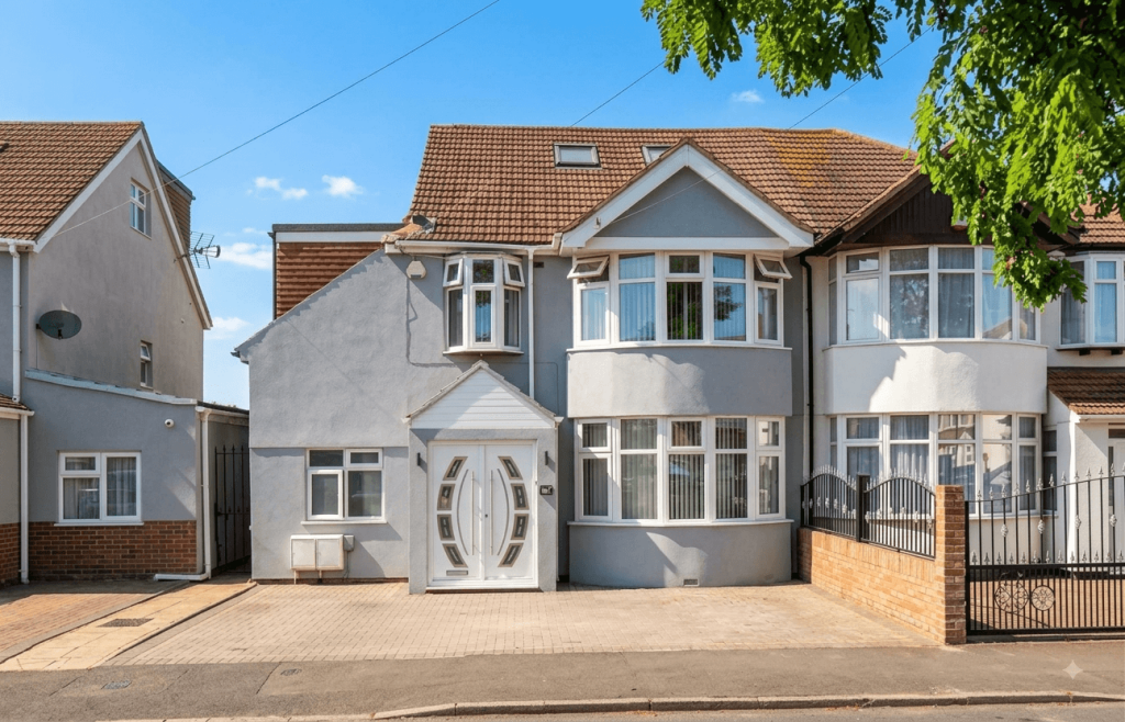 Main image of property: BROAD WALK, HOUNSLOW, TW5 9AQ