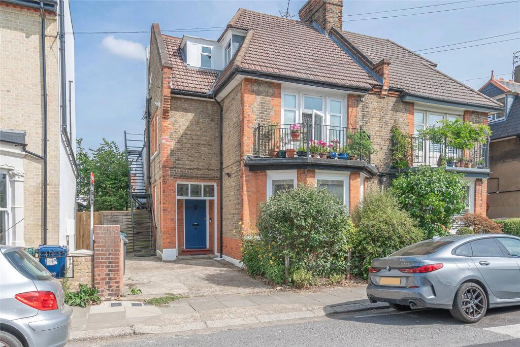 Main image of property: Lincoln Road, London, N2