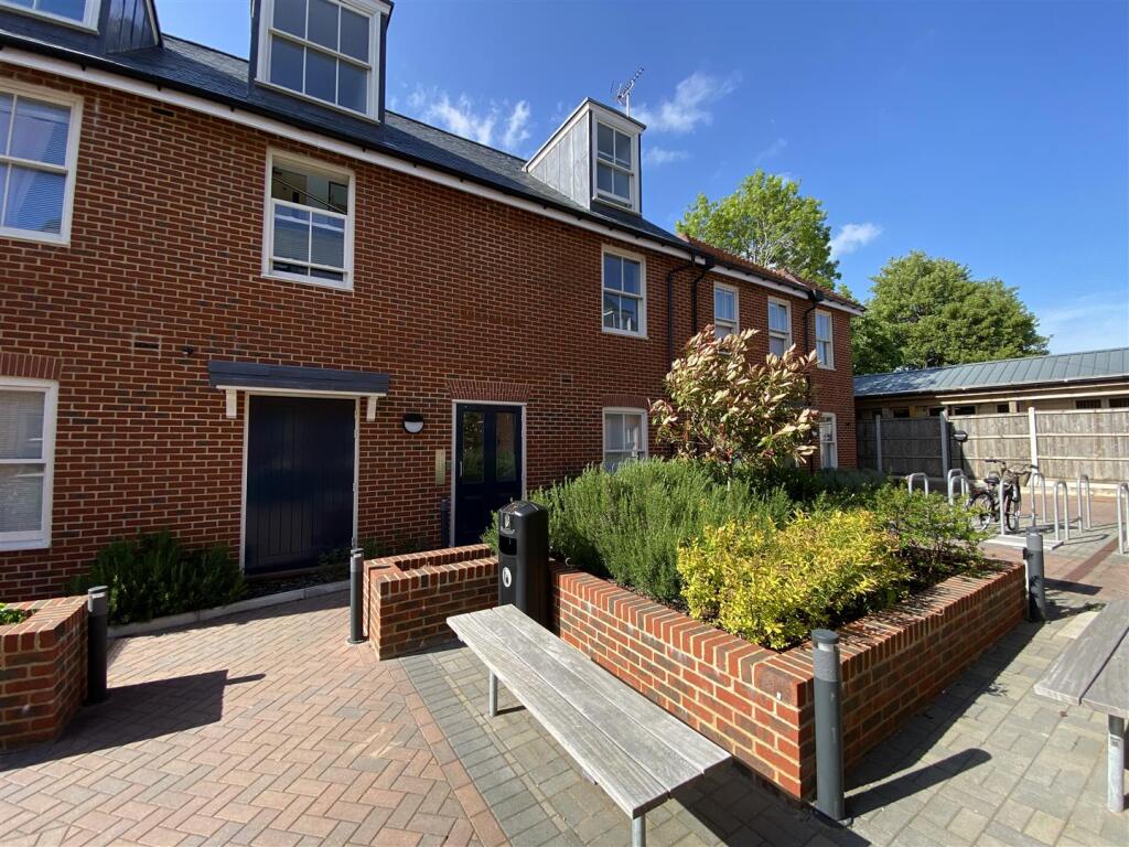 Main image of property: 19 Queningate Mews- 3464
