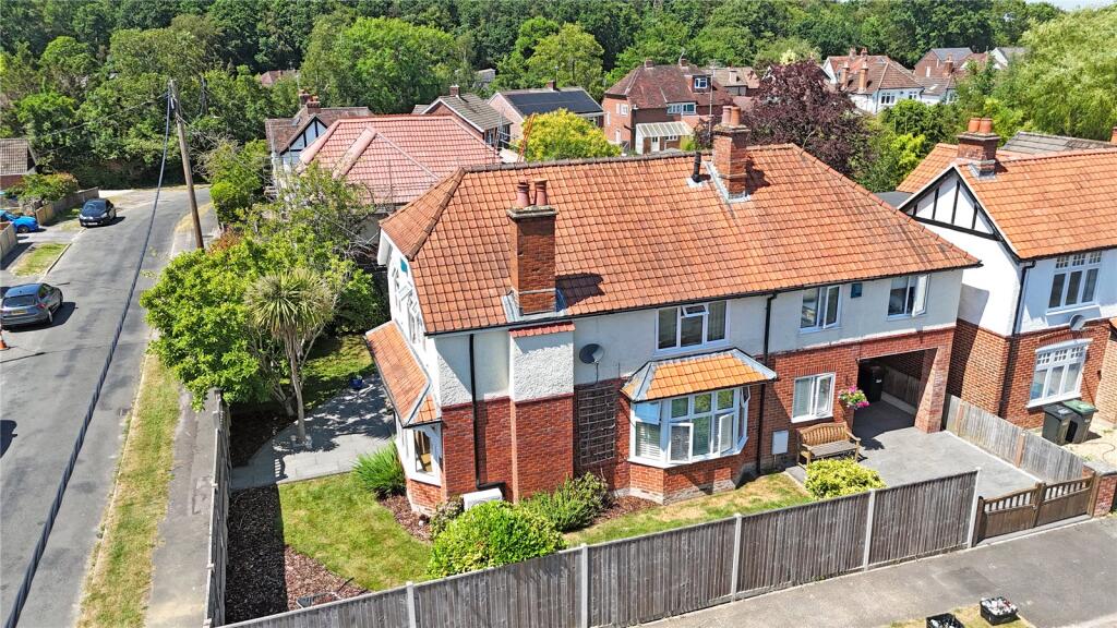 Main image of property: Holly Road, Ashurst, Southampton, Hampshire, SO40