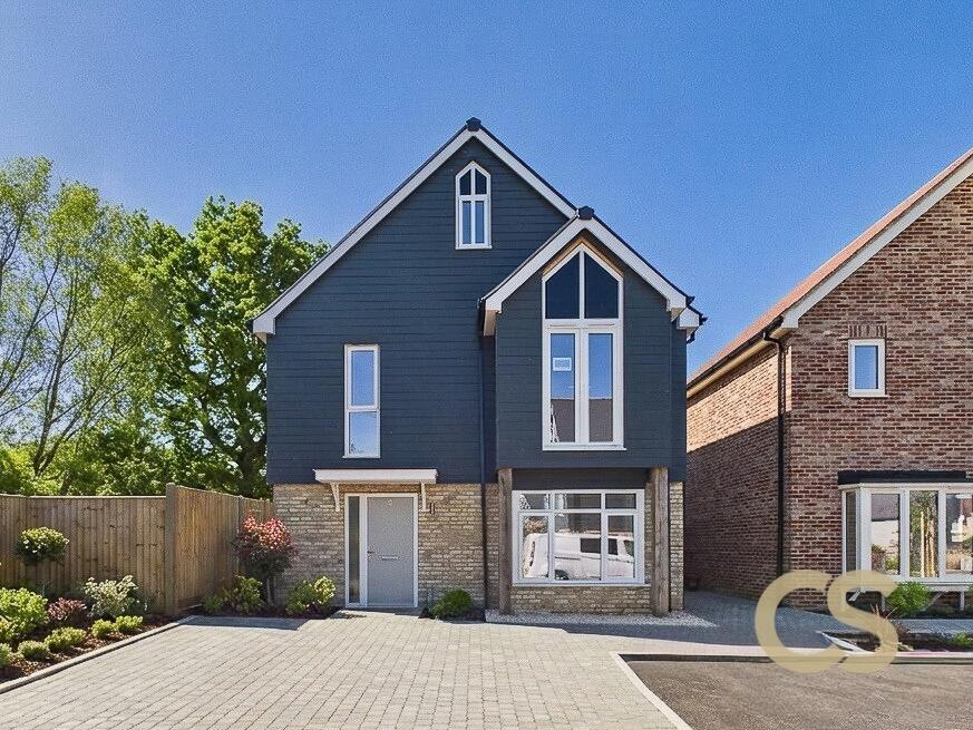 Main image of property: The Heron, The Chimes, Old Nazeing Road, Broxbourne, Essex, EN10 6RJ