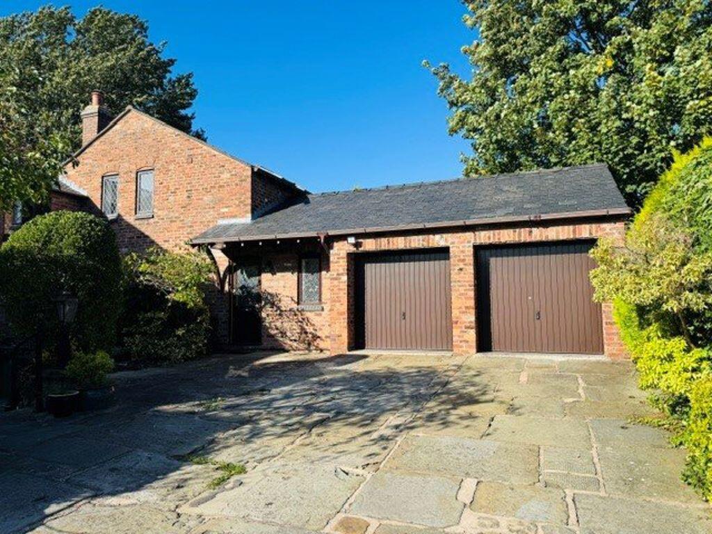 Main image of property: 23 Roan Mews, Macclesfield, SK11 7AZ