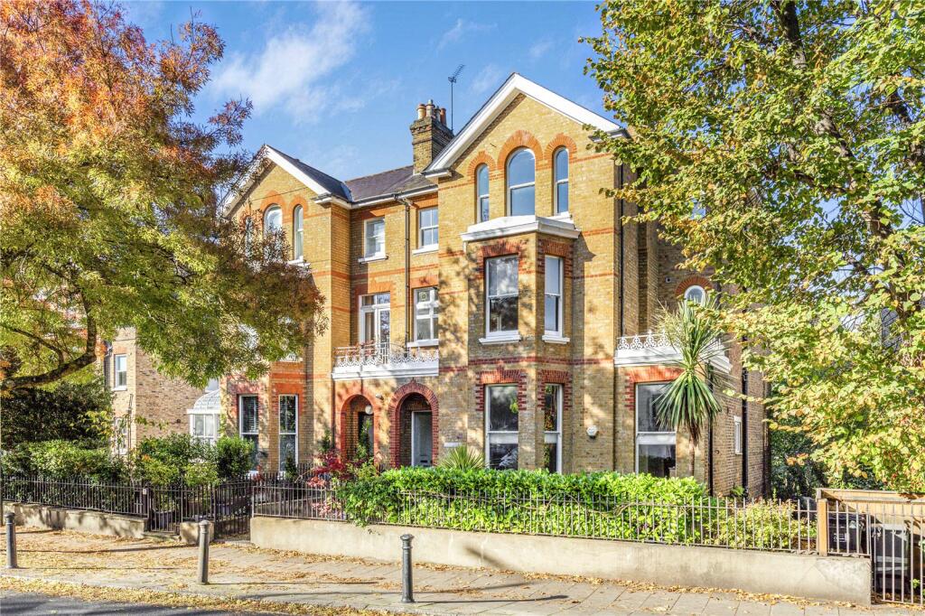 Main image of property: Sheen Road, Richmond, TW9