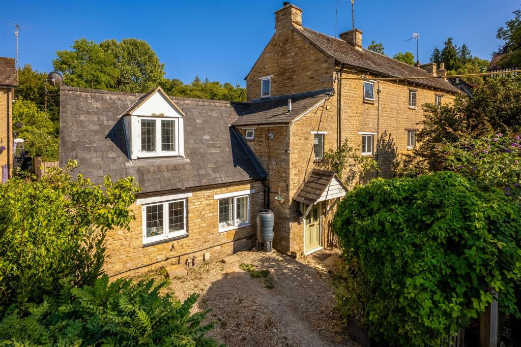 Main image of property: The Slade, Charlbury