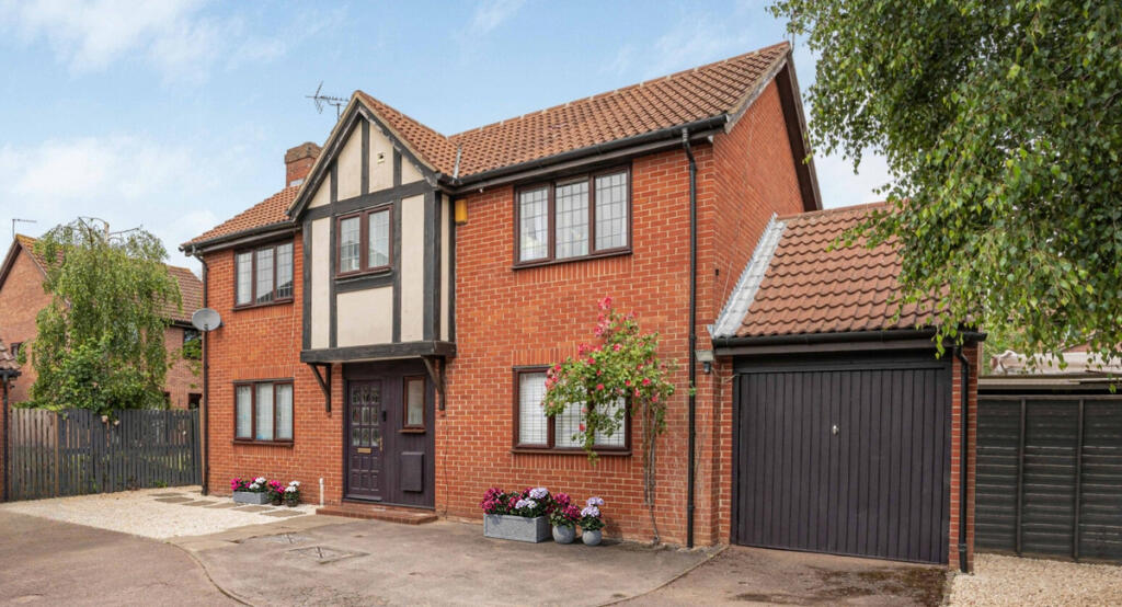 Main image of property: Alexander Close, Abingdon, OX14