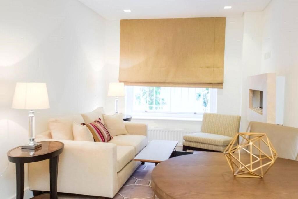 Main image of property: 20 Princes Square, London