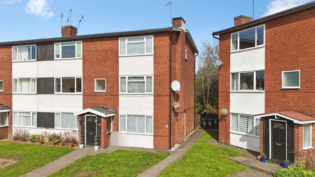 Main image of property: Fairlawn Close Leamington Spa