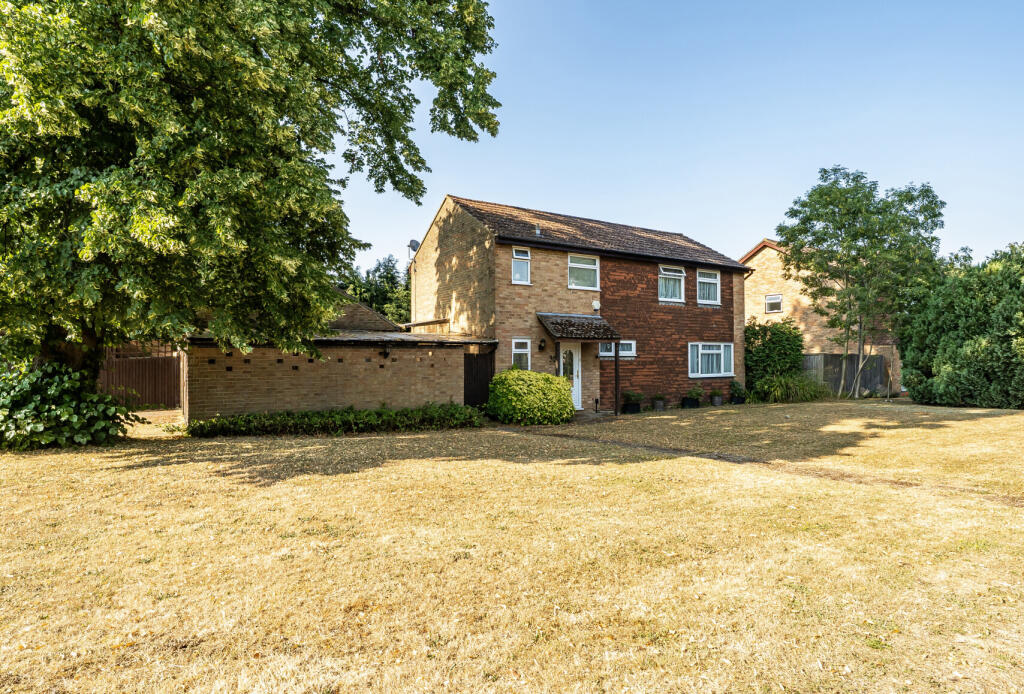 Main image of property: Horley Row, Horley, surrey, RH6