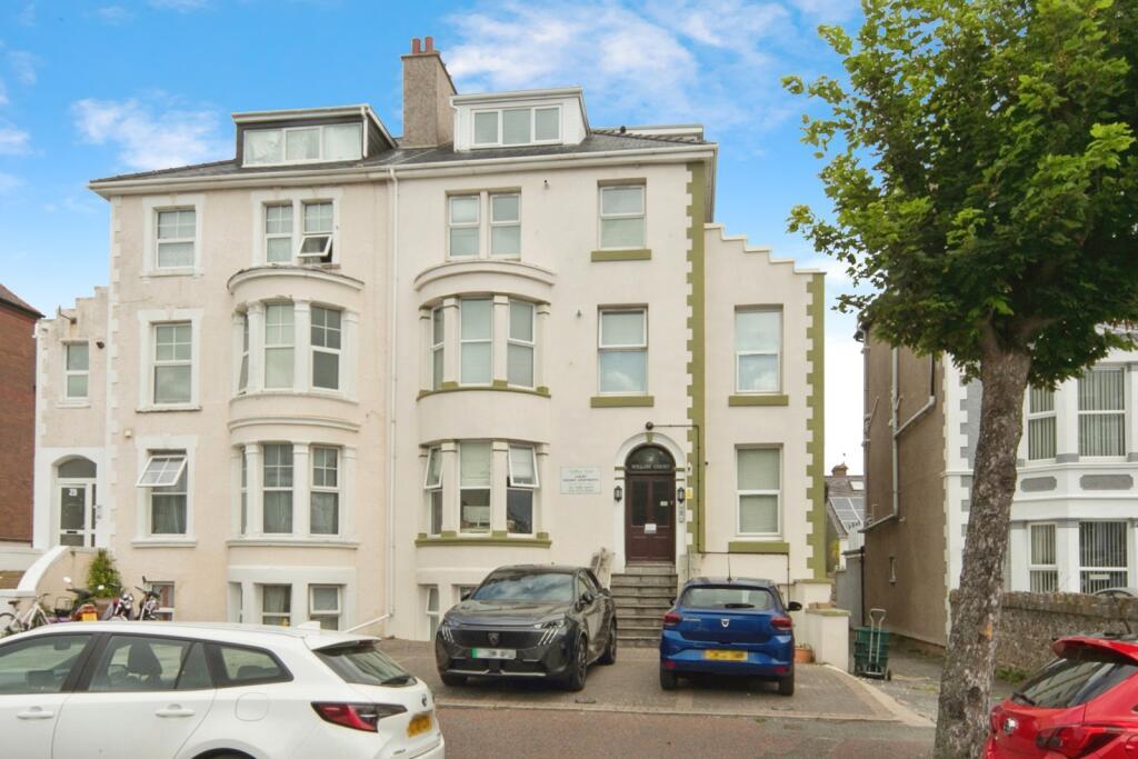 Main image of property: Deganwy Avenue, Llandudno, LL30 2YB
