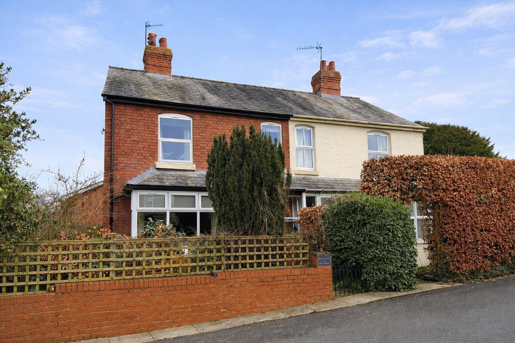 Main image of property: 4 Clover Road, Bromyard, Herefordshire, HR7 4AP