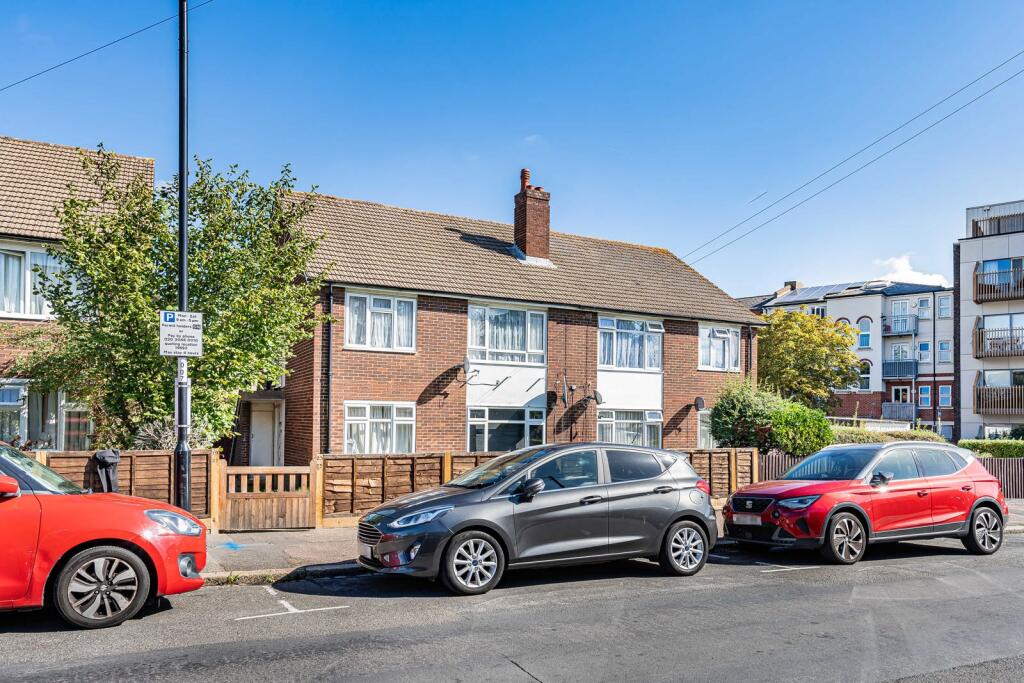 Main image of property: Lawrence Road, London, SE25