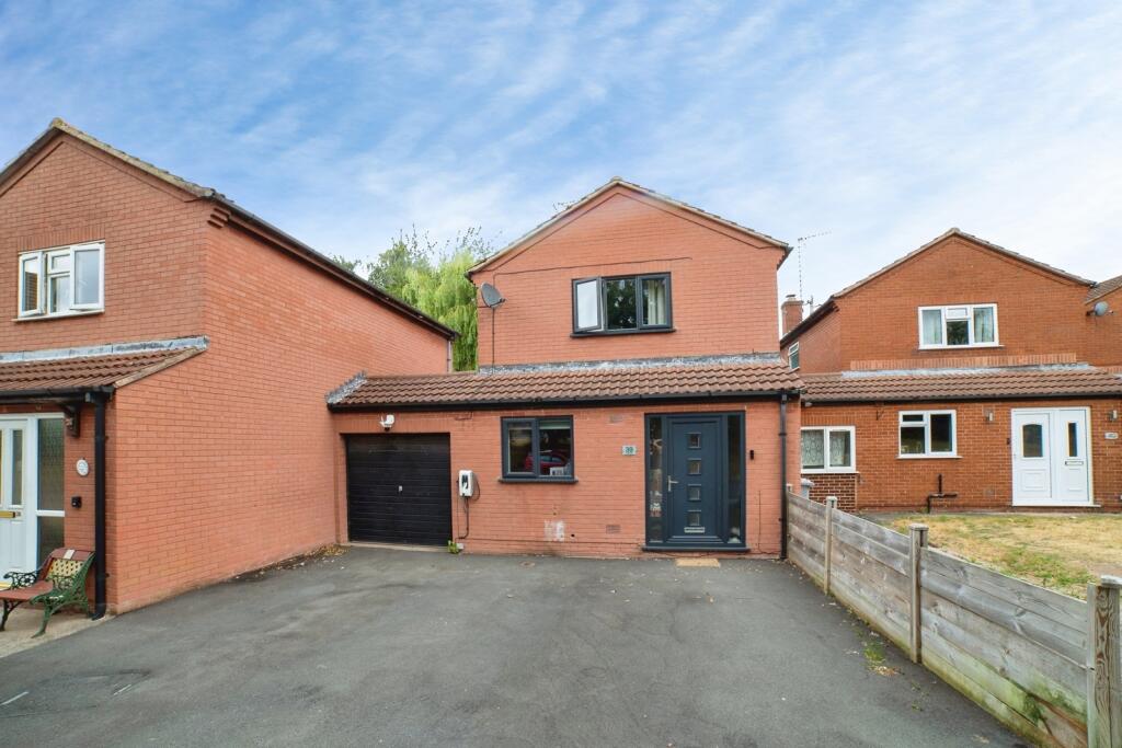 Main image of property: Curzon Close, Rainworth, Mansfield, Nottinghamshire, NG21