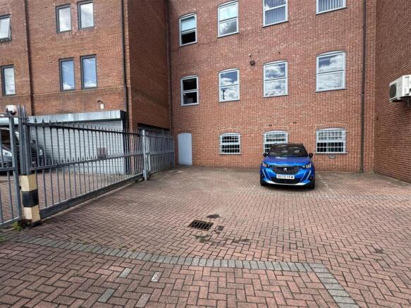 Smithfield House, Service Offices, North Lane, LS2