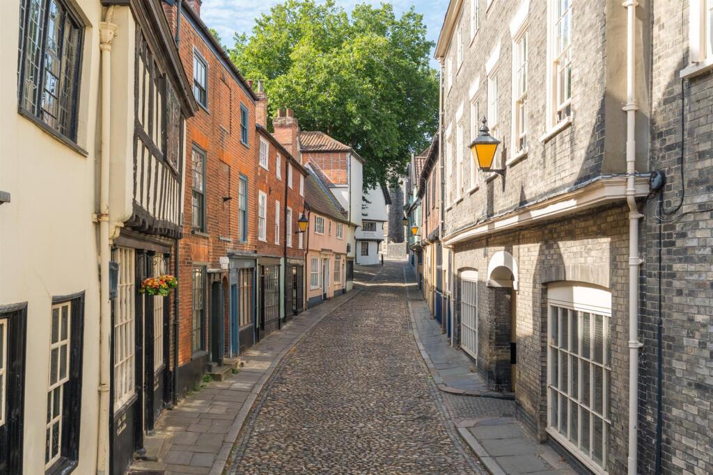 Main image of property: Elm Hill, Norwich, NR3