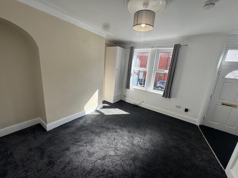 Main image of property: 37 Longroyd Grove, LS11 5HF
