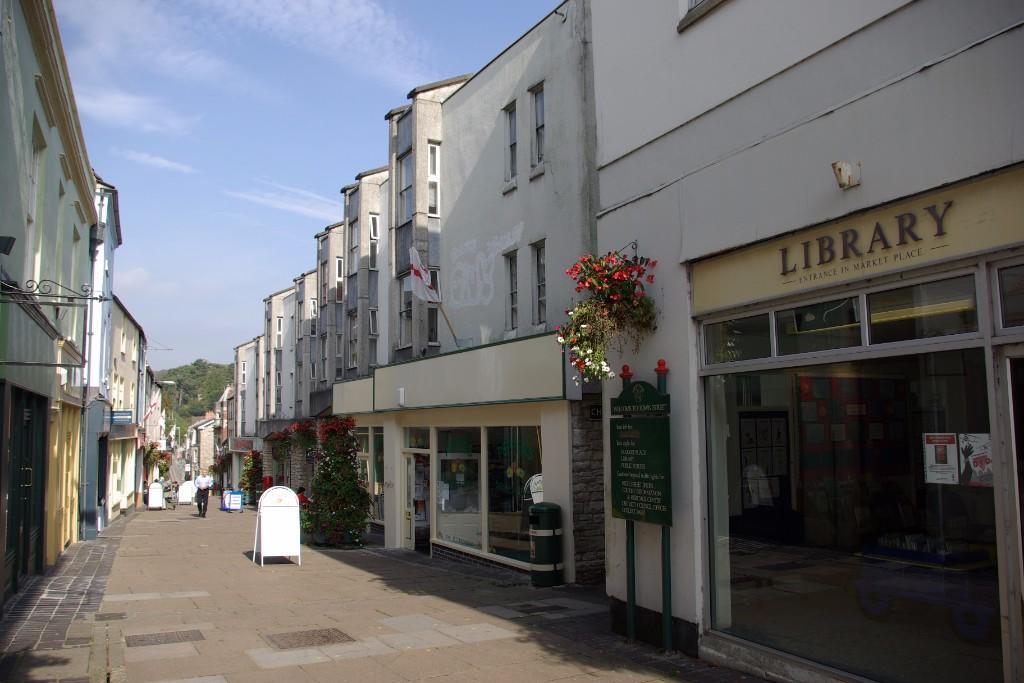 Main image of property: ***A FULLY FURNISHED EN-SUITE ROOM TO LET IN A NEWLY REFURBISHED FLAT IN SHEPTON MALLET***