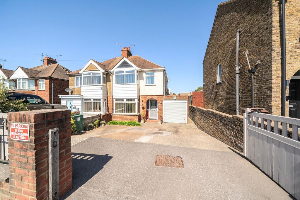 Main image of property: Canterbury Road, Sittingbourne, ME10