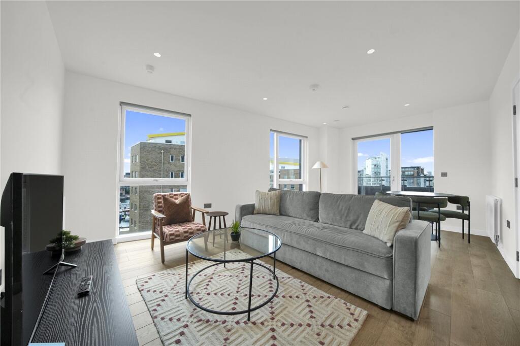 Main image of property: Vitruvian Court, E14