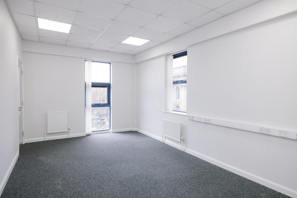 200 sqft office