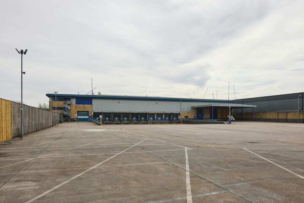 240412_Prologis_PrakRoyalDC1_0208.jpg