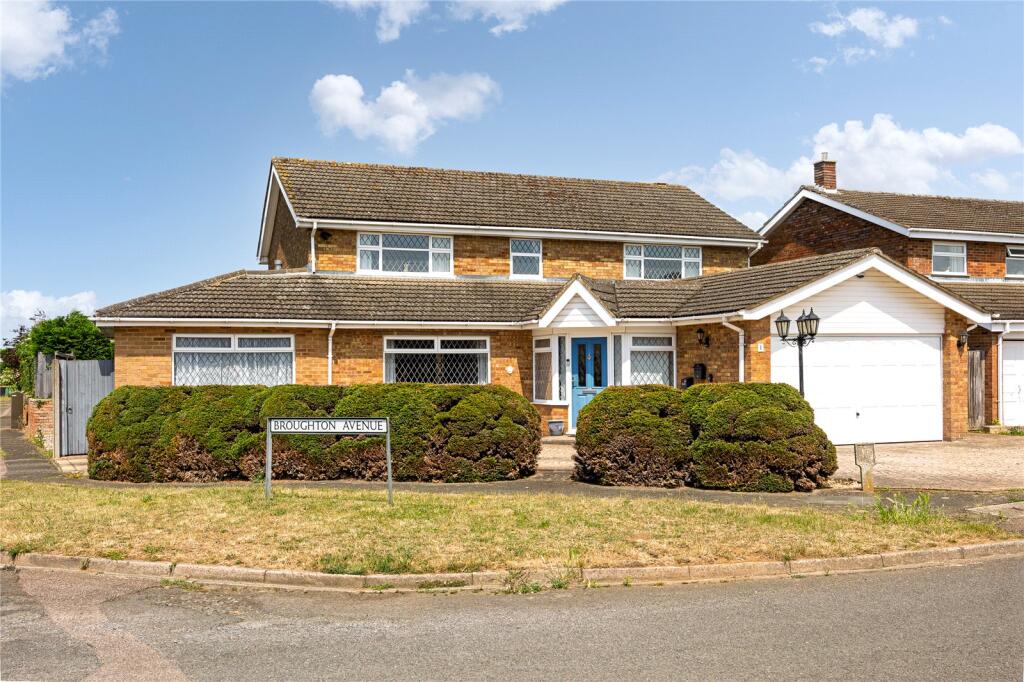 Main image of property: Broughton Avenue, Toddington, Bedfordshire, LU5