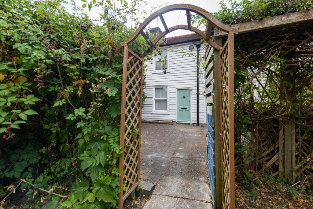 Main image of property: Manor Road, Chigwell, London, IG7 4JY