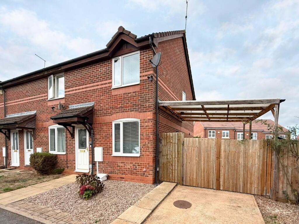 Main image of property: Hedgely Court, Buckingham Fields, Northampton NN4