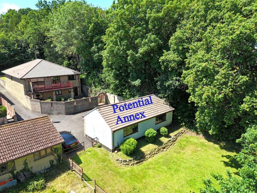 Main image of property: Merley Park Road, Wimborne, BH21 3DF