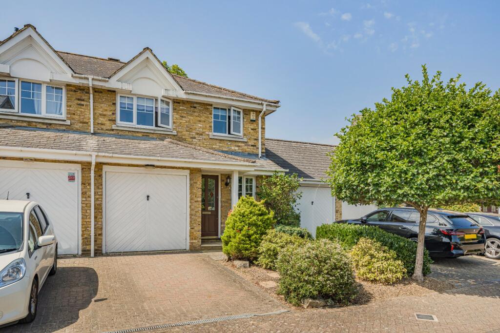 Main image of property: Swan Walk, Shepperton, TW17