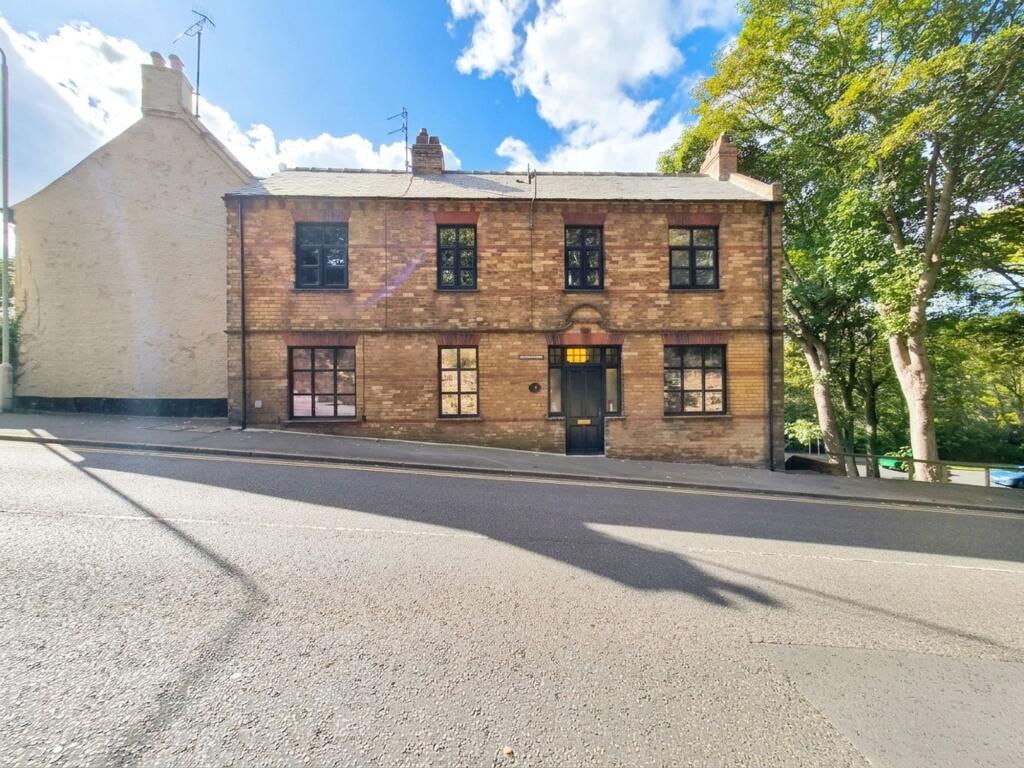 Main image of property: Peasholm Road, Scarborough, YO12