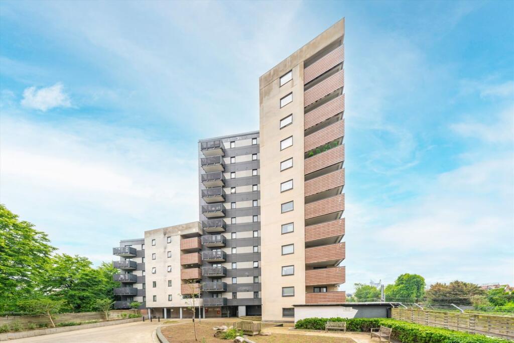 Main image of property: The Avenue, West Ealing