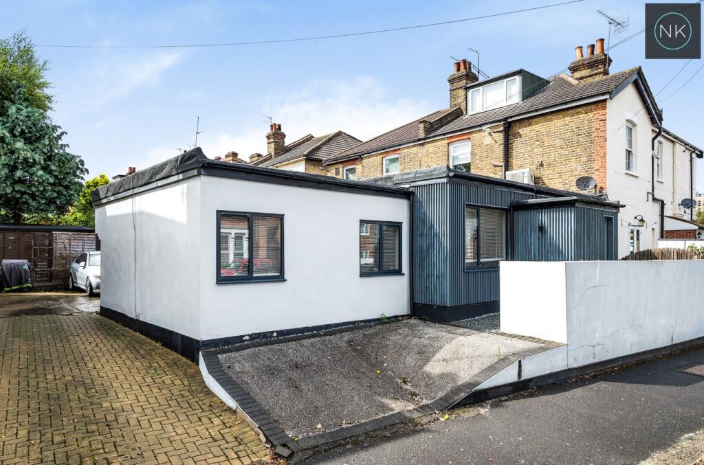 Main image of property: Eastwood Road, South Woodford, London, E18