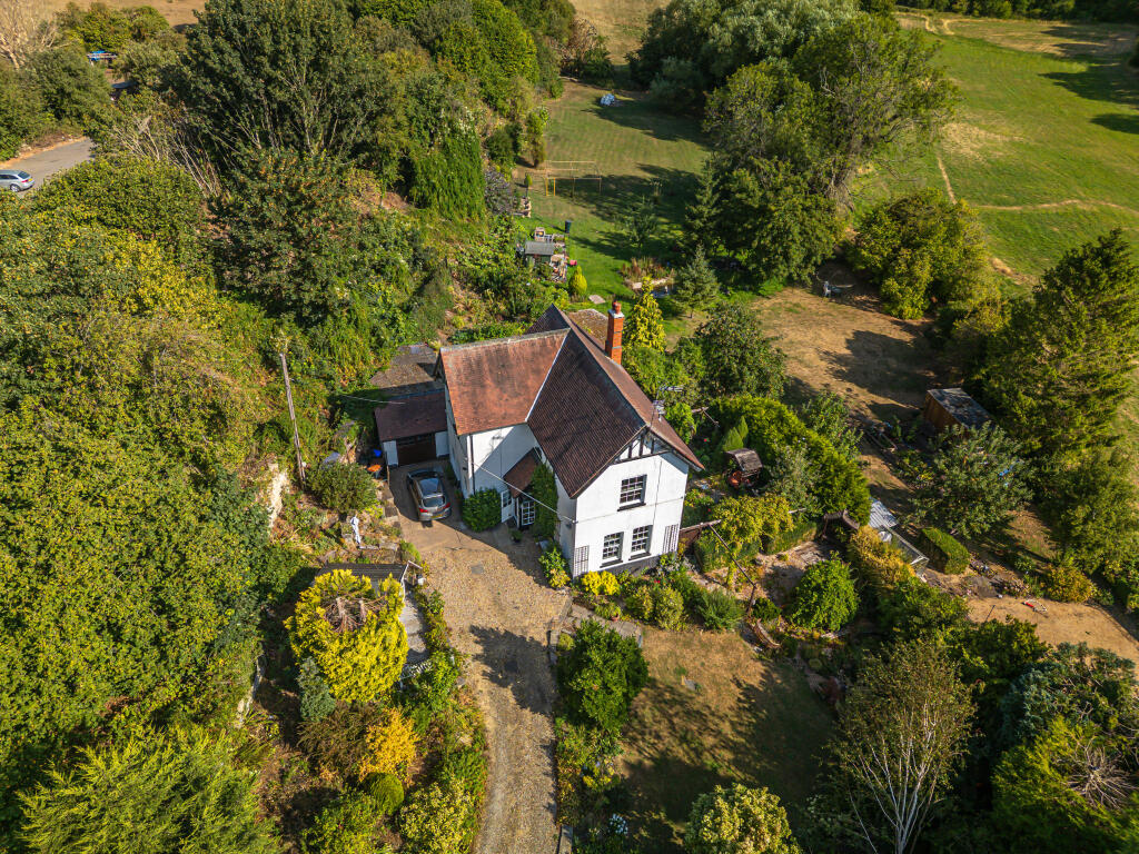 Main image of property: Station House, Mansfield Road, Skegby, Sutton-In-Ashfield, Nottinghamshire NG17 3DX