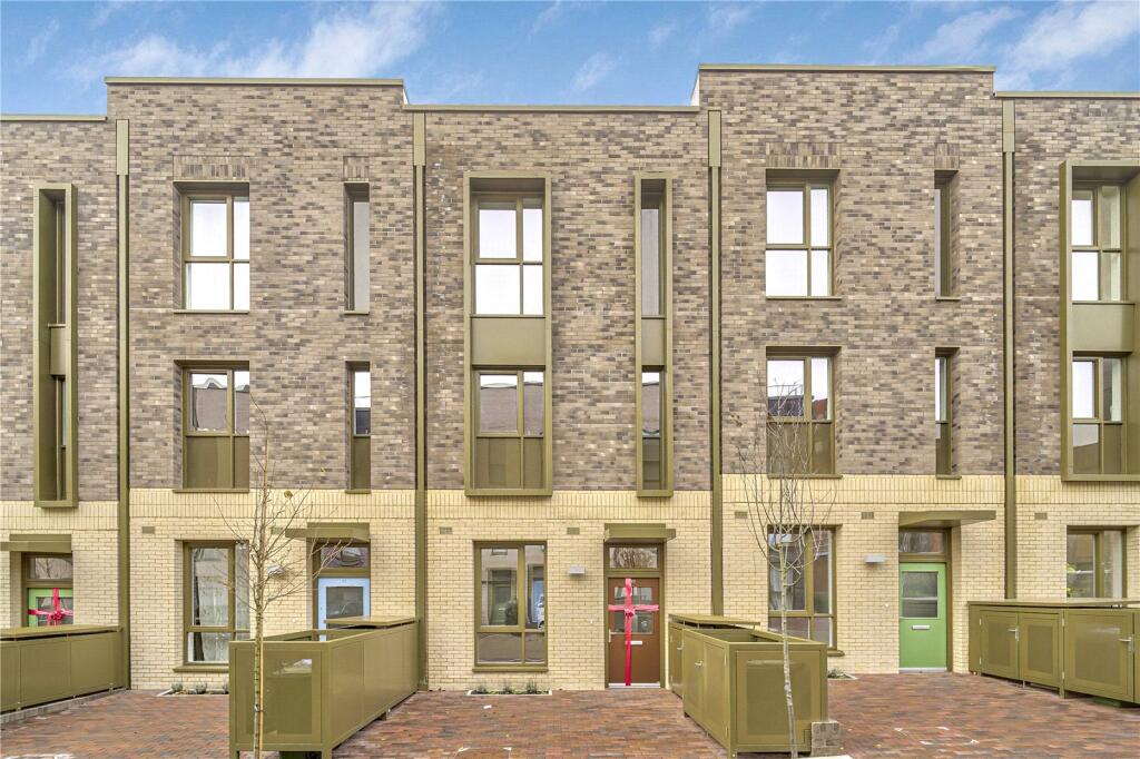 Main image of property: Baldwin Lane, London, SE3