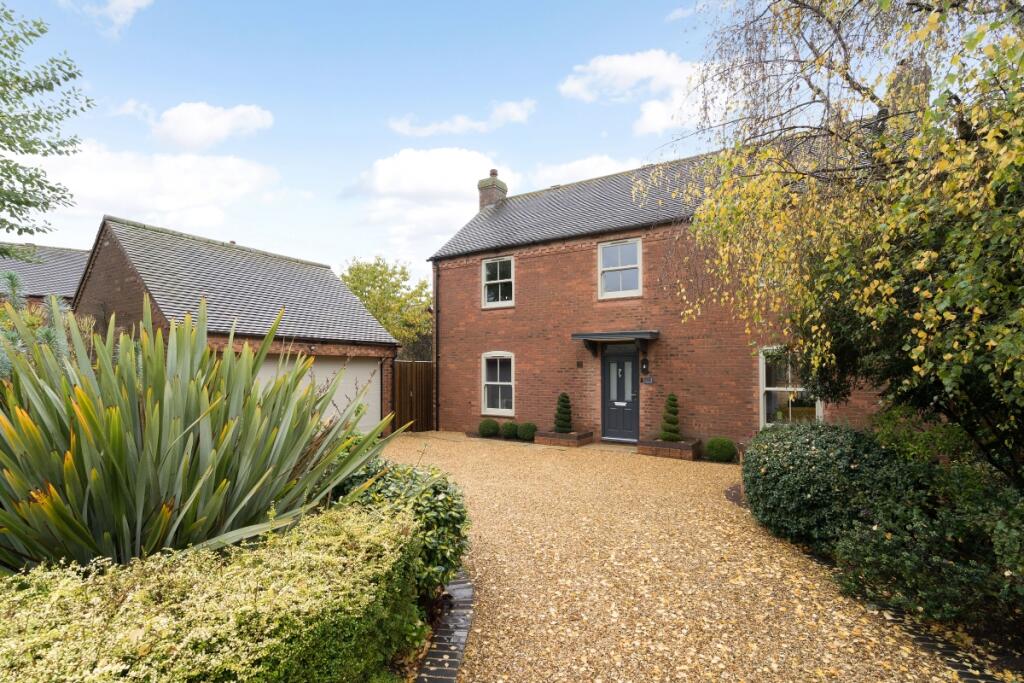Main image of property: Cherry Lane Bearley CV37
