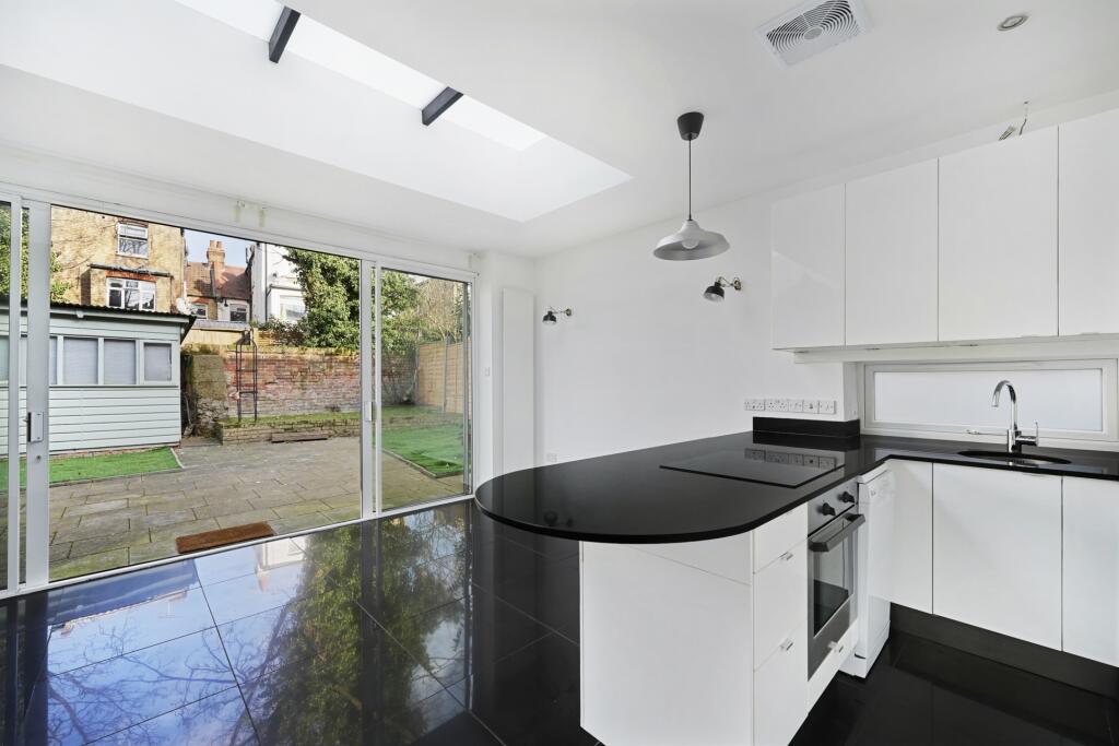 Main image of property: The Grove, Finchley, N3