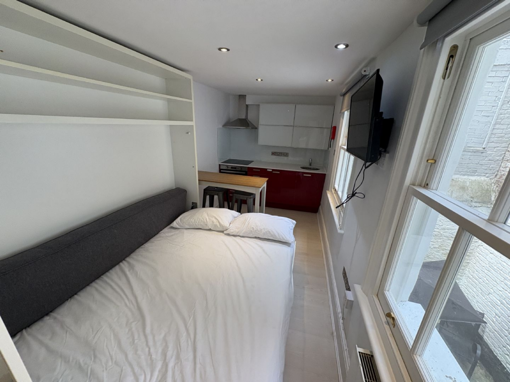 Main image of property: Studio Flat 1, 191 Gloucester Place, Baker Street NW1 6BU