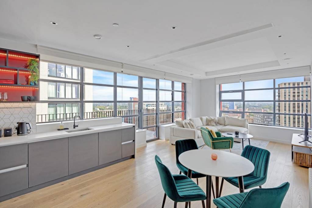 Main image of property: City Island Way, London, E14